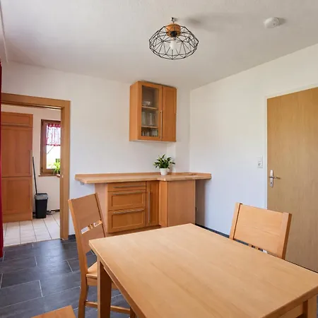 Guest house Mit Balkon - Im Fraenkischen Seenland Schwanstetten